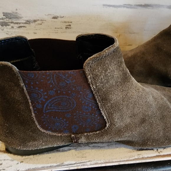 Chelsea Boots - London, Silver Street, size 11 brown suede w/paisley inset. - Picture 7 of 9